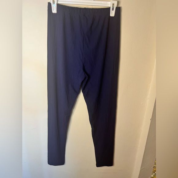 NWT Ribbed Leggings Color Navy Size Medium - Picture 4 of 5